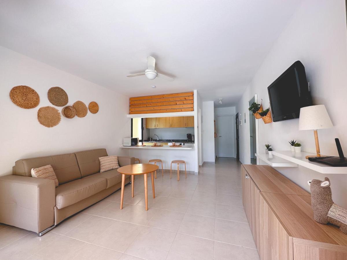 Seaside Apartment Corralejo : A Cozy Holiday Home In A Peaceful Well Located Green Complex 외부 사진