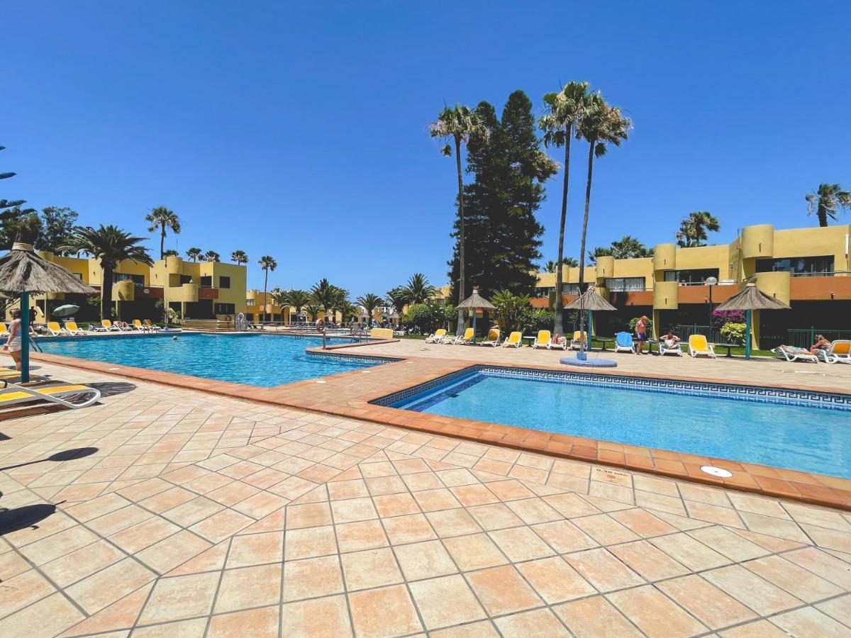 Seaside Apartment Corralejo : A Cozy Holiday Home In A Peaceful Well Located Green Complex 외부 사진